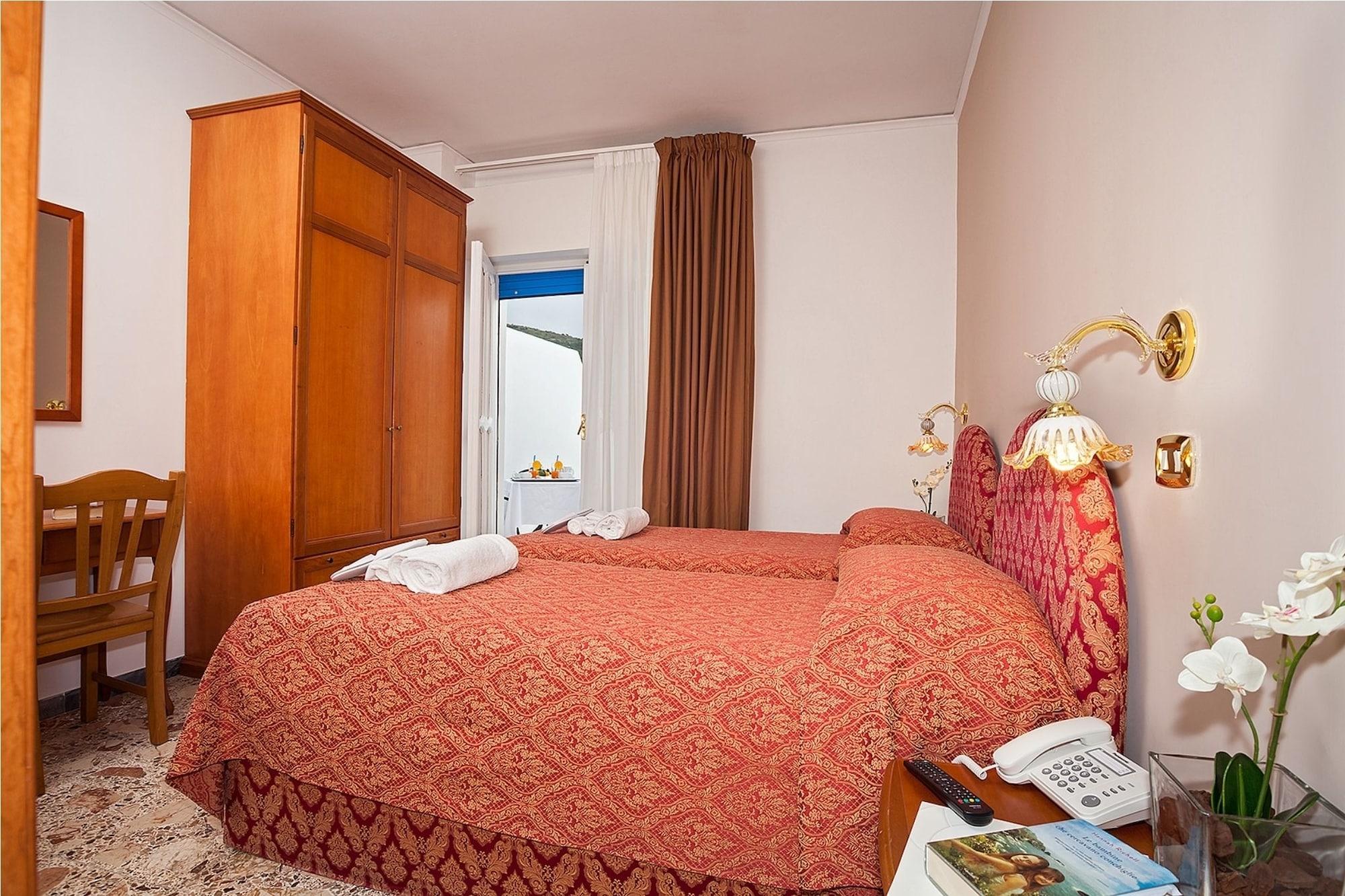 Hotel Caruso Massa Lubrense Bagian luar foto