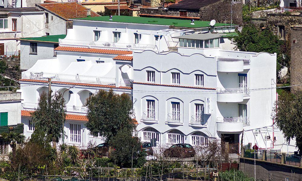 Hotel Caruso Massa Lubrense Bagian luar foto