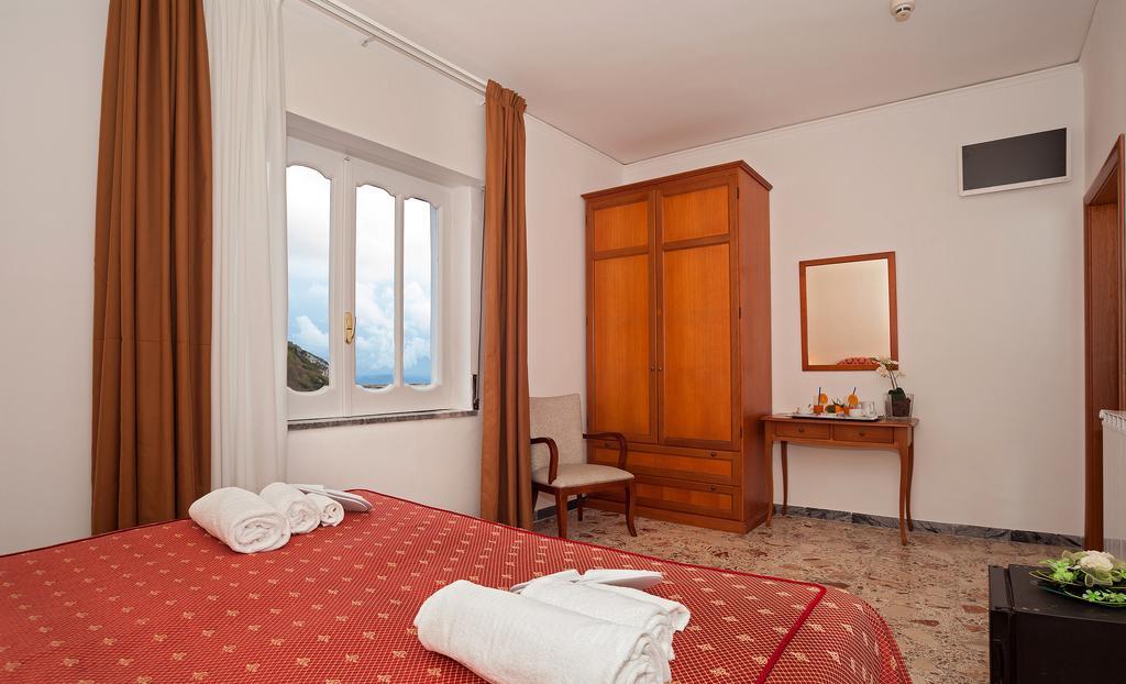 Hotel Caruso Massa Lubrense Bagian luar foto